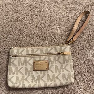 Michael kors wristlet